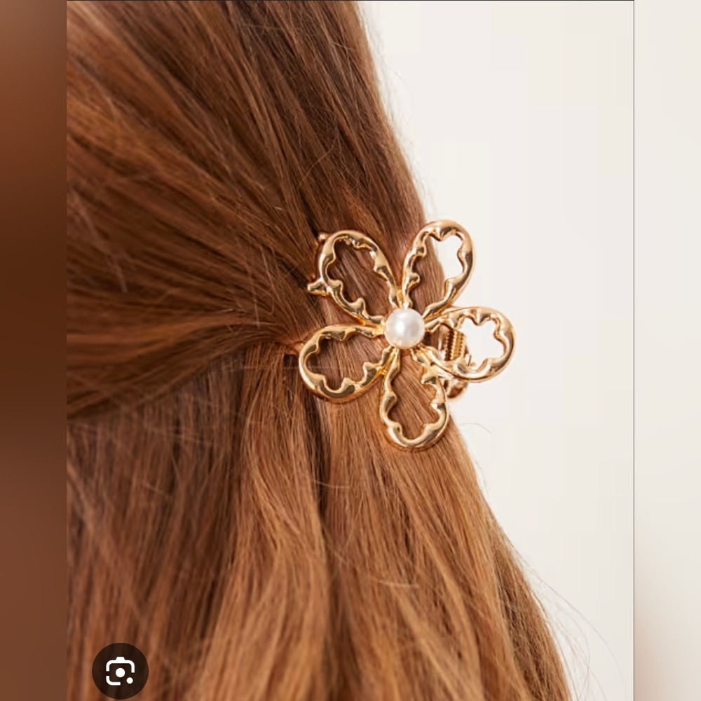 Elegant Gold Metal Flower Hair Claw With Faux Pearl Accent BNIB